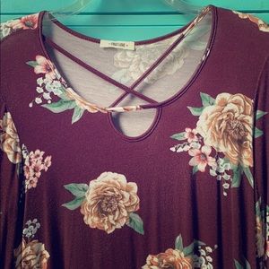 Criss cross maroon floral tunic top